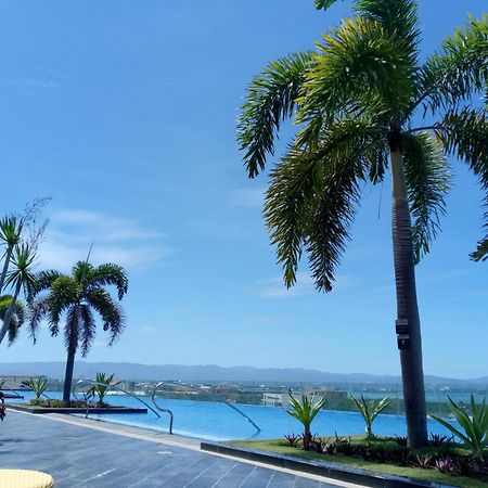 Mactan Newtown 8 Boulevard Deluxe Punta Engaño Exterior foto